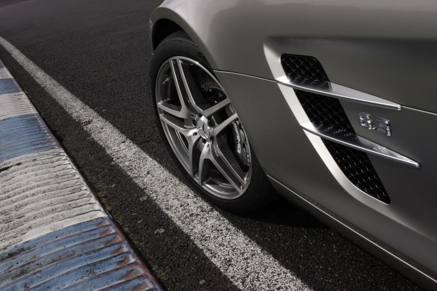  Mercedes-Benz SLS AMG 2010 года  (фото 162 из 526)